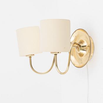 Josef Frank, a brass wall lamp, a model 2565, Firma Svenskt Tenn, Sweden.