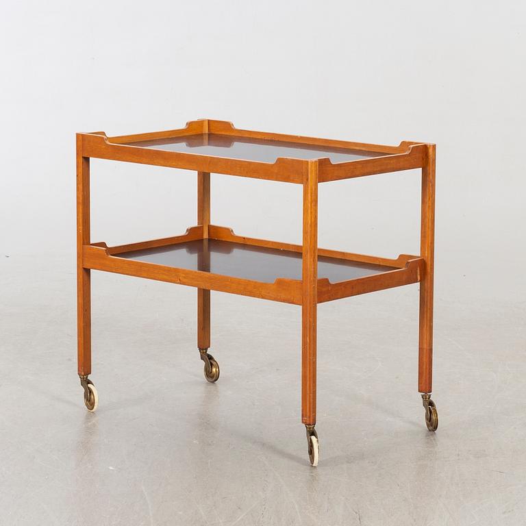 JOSEF FRANK serveringsvagn, modellnummer 2248 för Firma Svenskt tenn Stockholm 1900-alets mitt/andra hälft.