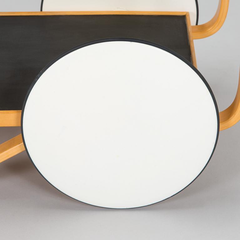 Alvar Aalto, serveringsvagn, modell 98, O.Y. Huonekalu- ja Rakennustyötehdas A.B. 1900-talets mitt.