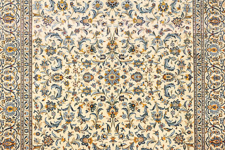 Matta, Keshan, ca. 398 x 287 cm.