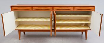 SIDEBOARD, Möbelfabriken Linden, Horda, 1900-talets andra hälft.