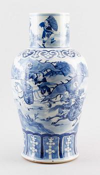 LOCKURNA, porslin, Kina, 1800-talets första hälft.