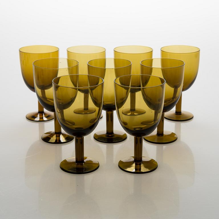 Saara Hopea, a set of 26 drinking glasses 'Veikko' Nuutajärvi Notsjö.