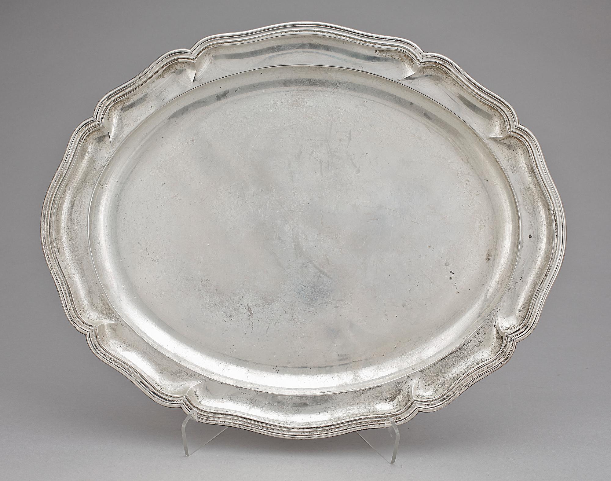 BRICKA, silver, C G Hallberg, Stockholm, 1900-tal. Vikt 1613 g.