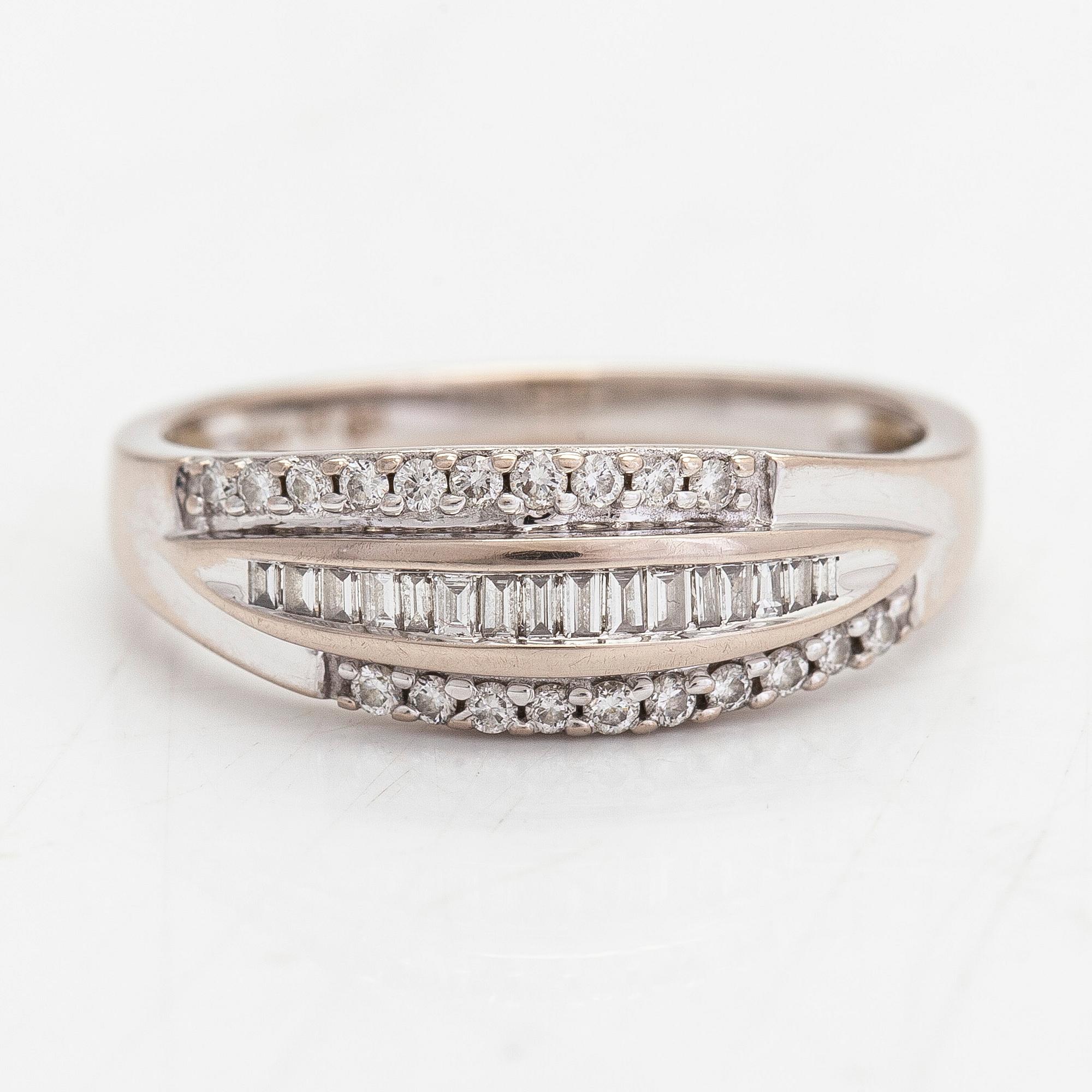 Ring, 14K vitguld och diamanter tot. ca 0,26 ct.  Kultakeskus, Tavastehus.