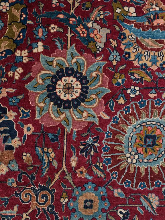 A carpet, semi-antique Tabriz, ca 413,5 x 328,5 cm.