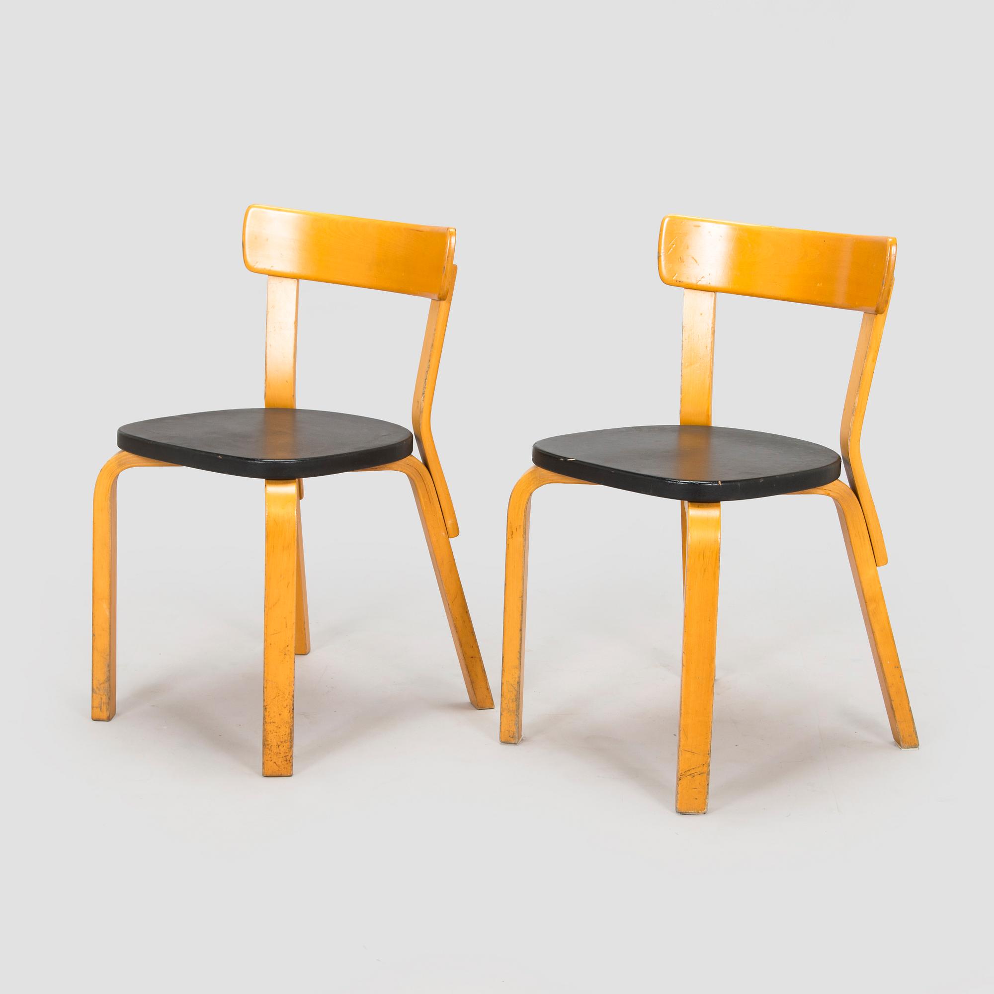 Alvar Aalto, stolar, ett par, modell 69, för Artek 1960-tal.