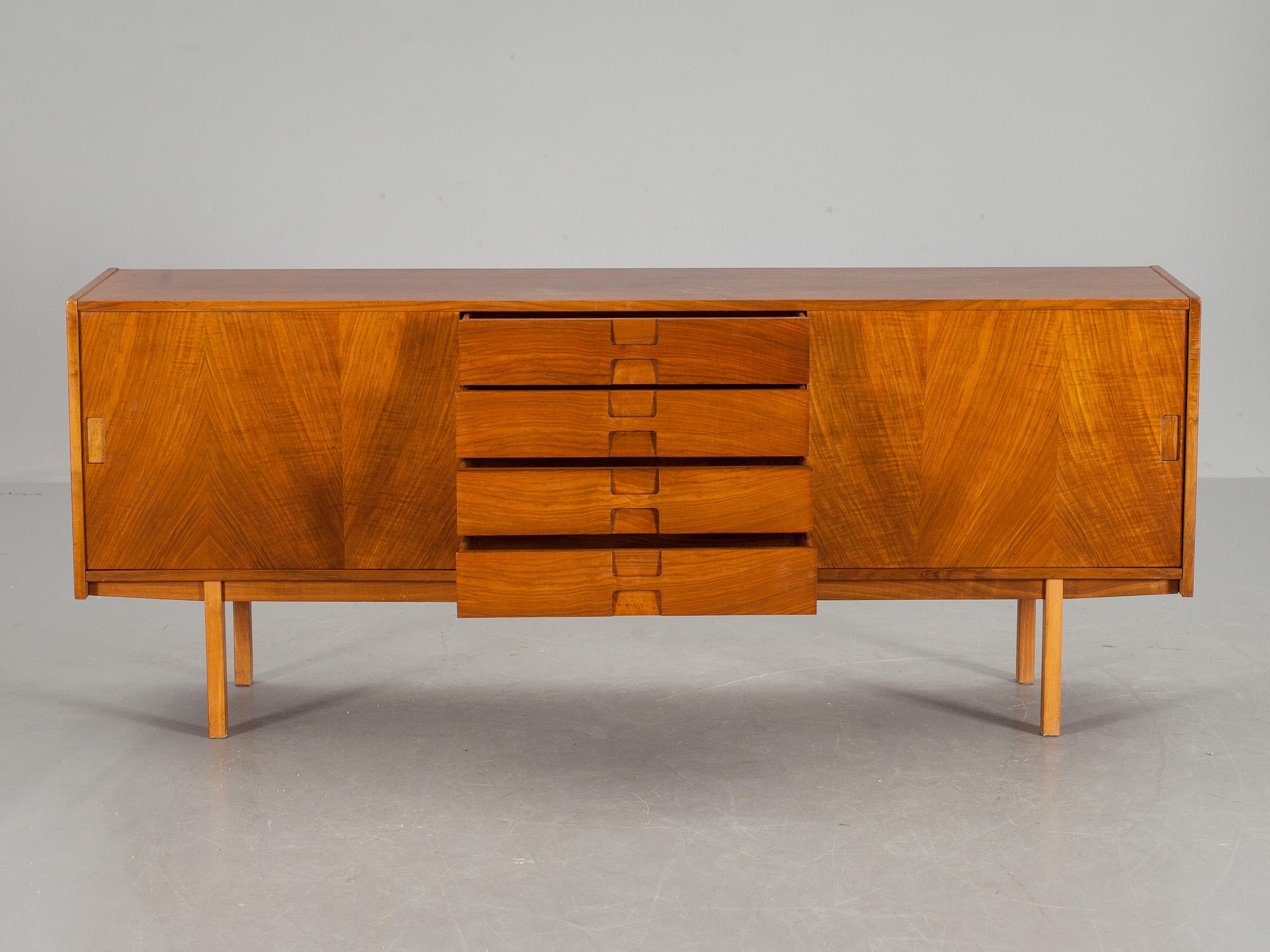 SIDEBOARD, 1960-tal.