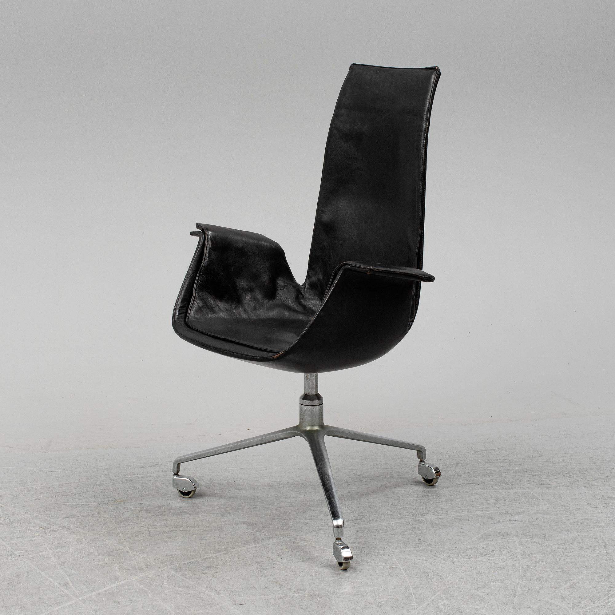 PREBEN FABRICIUS & JÖRGEN KASTHOLM, 'Tulip' easy chair.