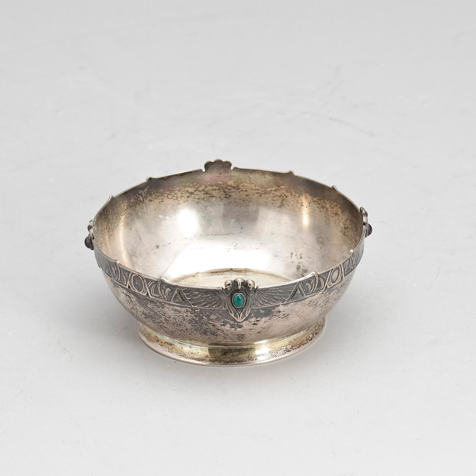 SKÅL, silver, CG Hallberg, Stockholm, 1903. Vikt ca 175g.