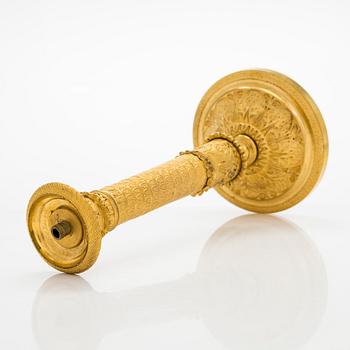 Kynttilänjalka muutettu pöytävalaisimeksi, 1800-luvun puoliväli.