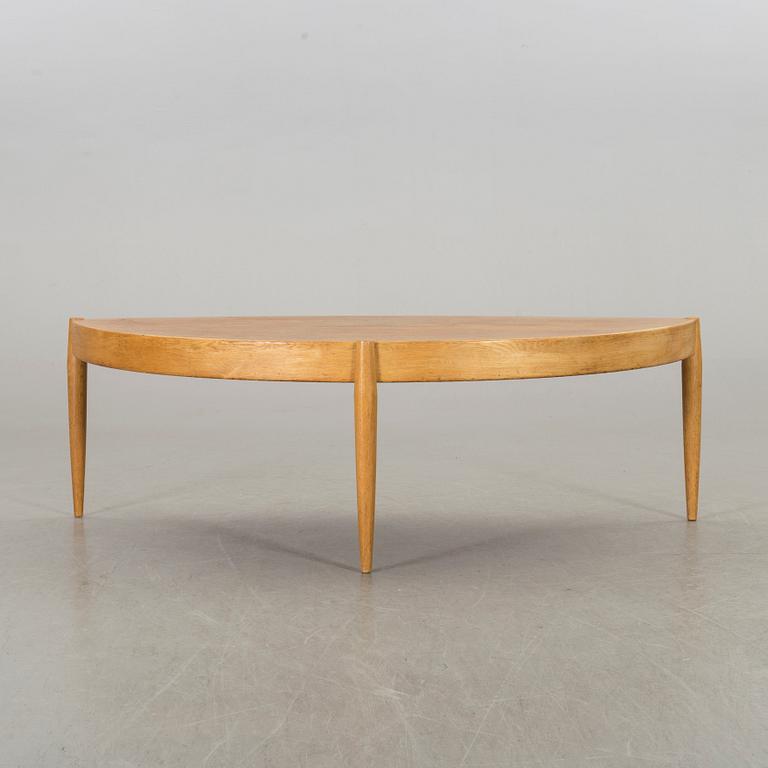 A Johannes Andersen Capri oak sofa table.