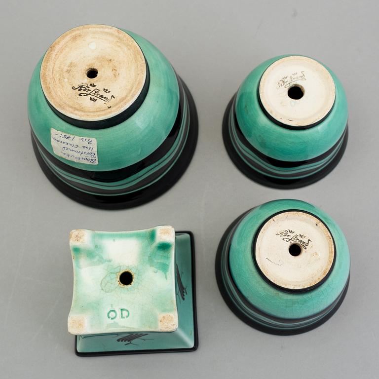 ILSE CLAESSON, "Serie V", 4 ytterfoder och lockask, flintgods. Rörstrand 1930-tal.