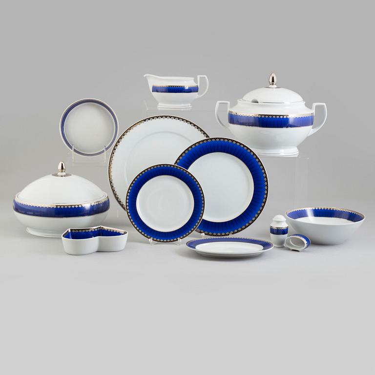 SIGVARD BERNADOTTE, SERVIS, 84+ 13 delar,porslin. "Christineholm" eller "Marianne Royal Blue", Millenium, design, 2000.