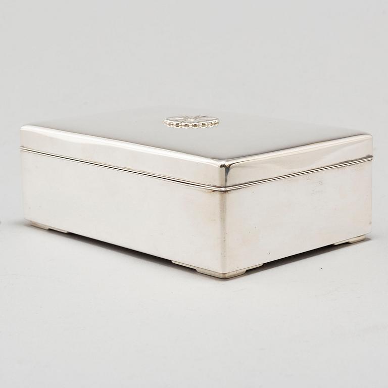 A sterling silver box, by K. Hattori & Co, Japan.