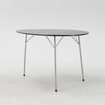Arne Jacobsen, a model '3603' table from Fritz Hansen, 1950's.