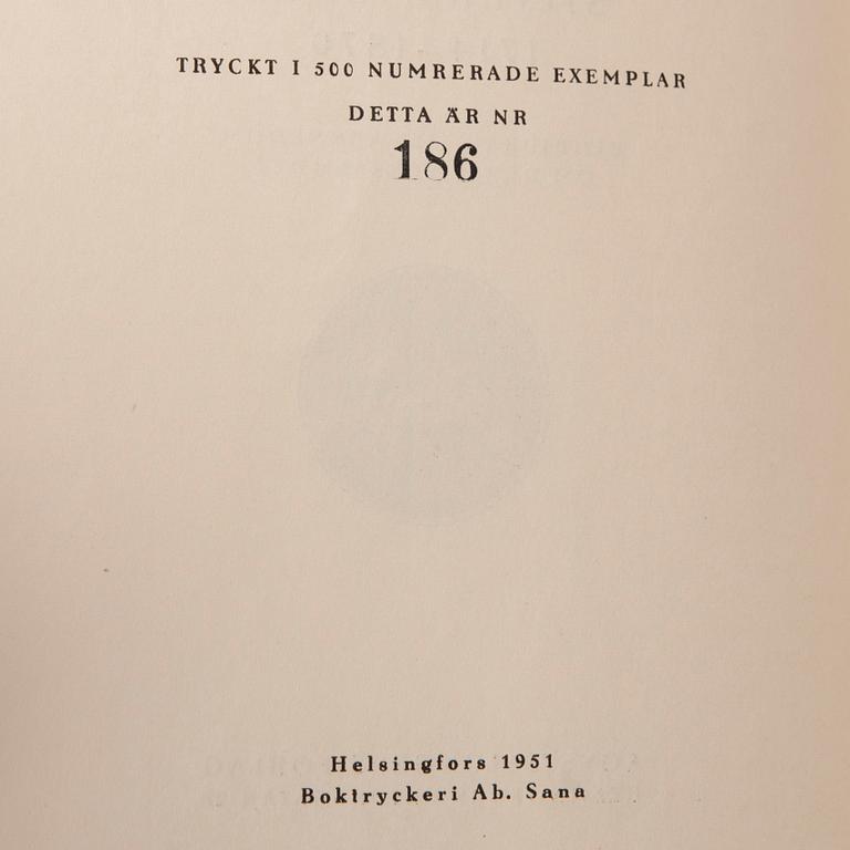 BOK, "St. Petersburgs Juvelerare, Guld- och Silversmeder 1714-1870". Konstsalongens Förlag, Helsingfors 1951.