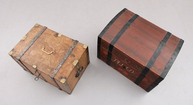 SKRIN, 2 st, trä, omkring år 1900.