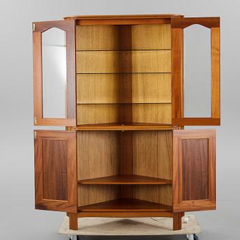 HÖRNSKÅP, Carl Malmsten, "Capella", 1900-talets andra hälft.