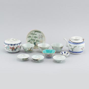 Eight pieces of porcelain from China, 19th and 20th century.