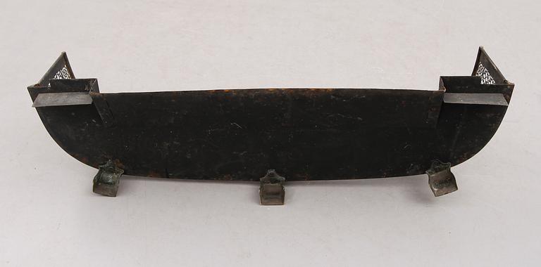 BRASSKYDD, viktoriansk, England, 1800-talets andra hälft.