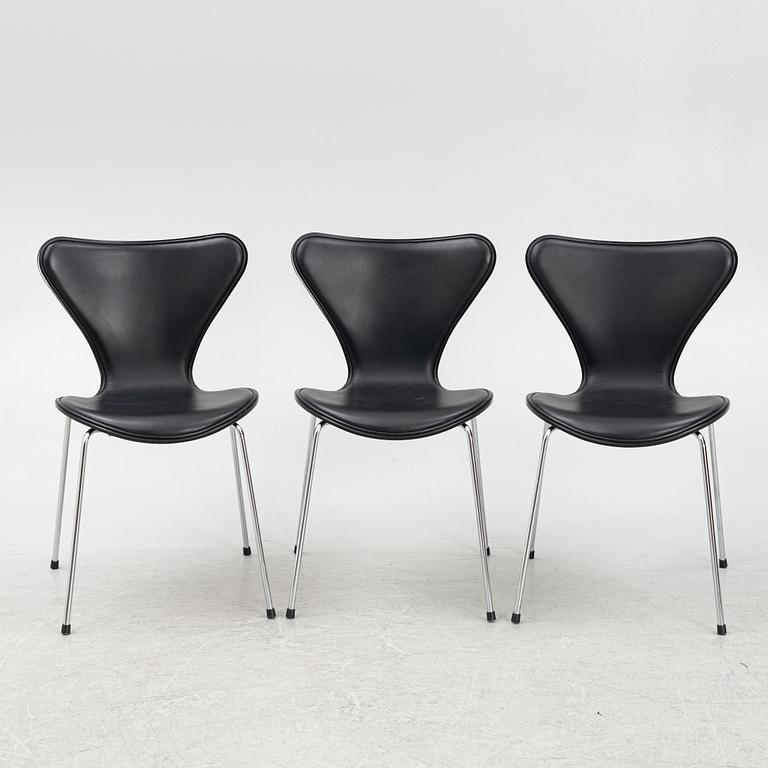 Arne Jacobsen, three chairs, "The Seven", Republic of Fritz Hansen, 2017.