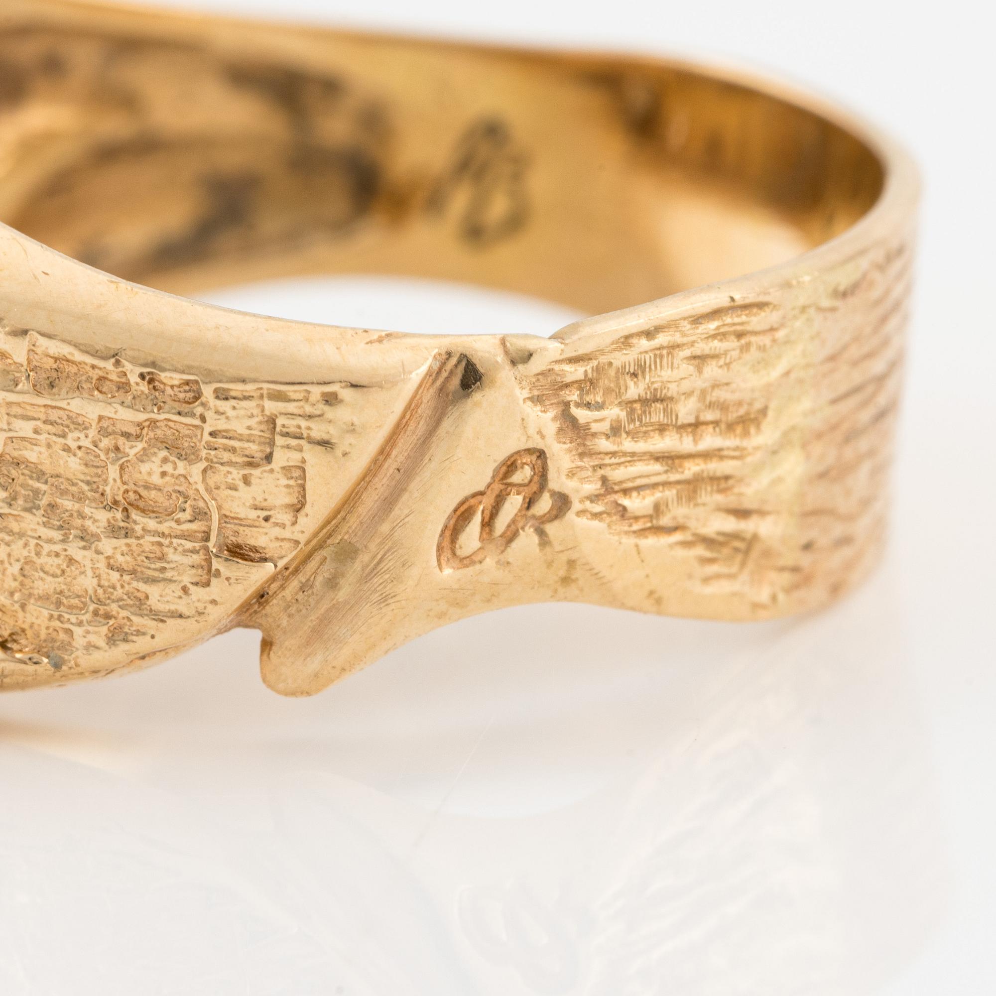 Ring, 18K guld med briljantslipade diamanter.