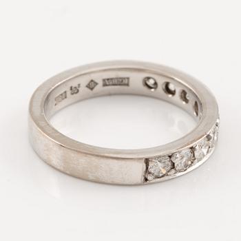 Ring, eternity, 18K white gold with brilliant-cut diamonds.