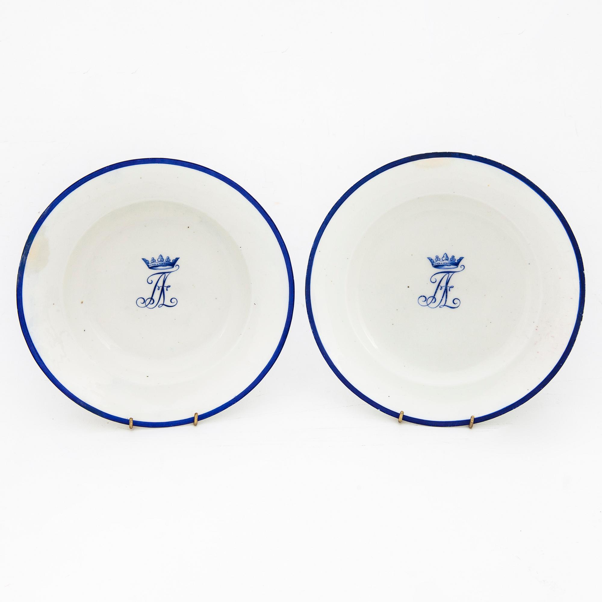 TALLRIKAR, 16 st, porslin, med Axel von Fersens monogram, Paris 1804-09.