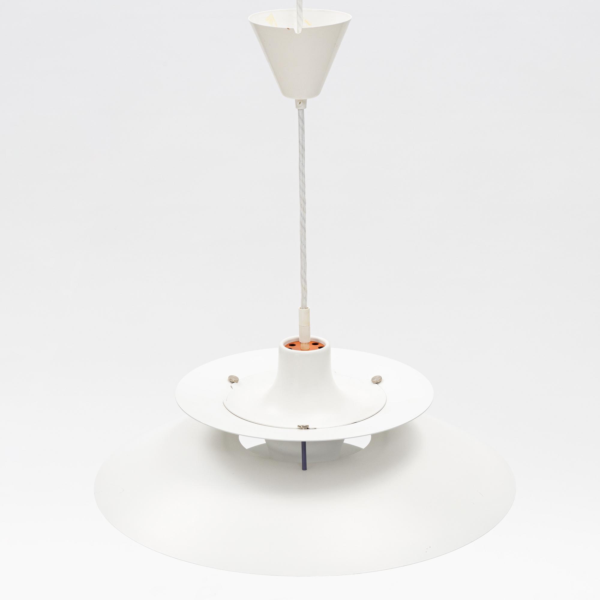 Poul Henningsen, taklampa, "PH 5", Louis Poulsen, Danmark.