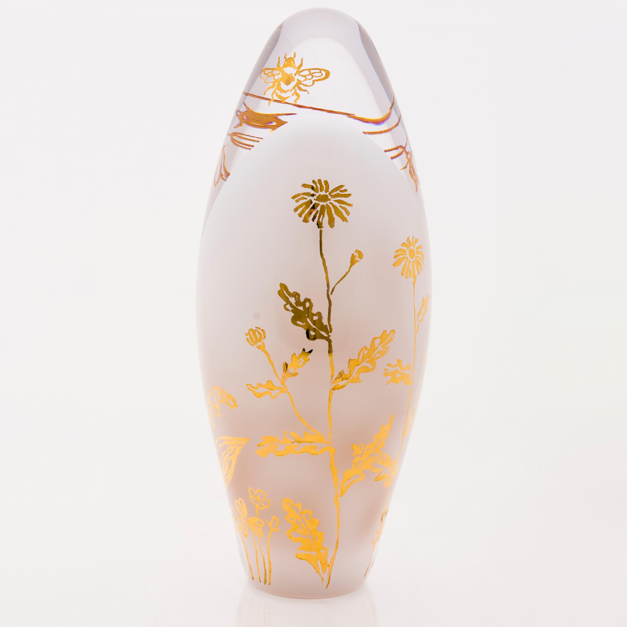 ELLA VARVIO, A glass vase/ sculpture, signed Ella Varvio 2017.
