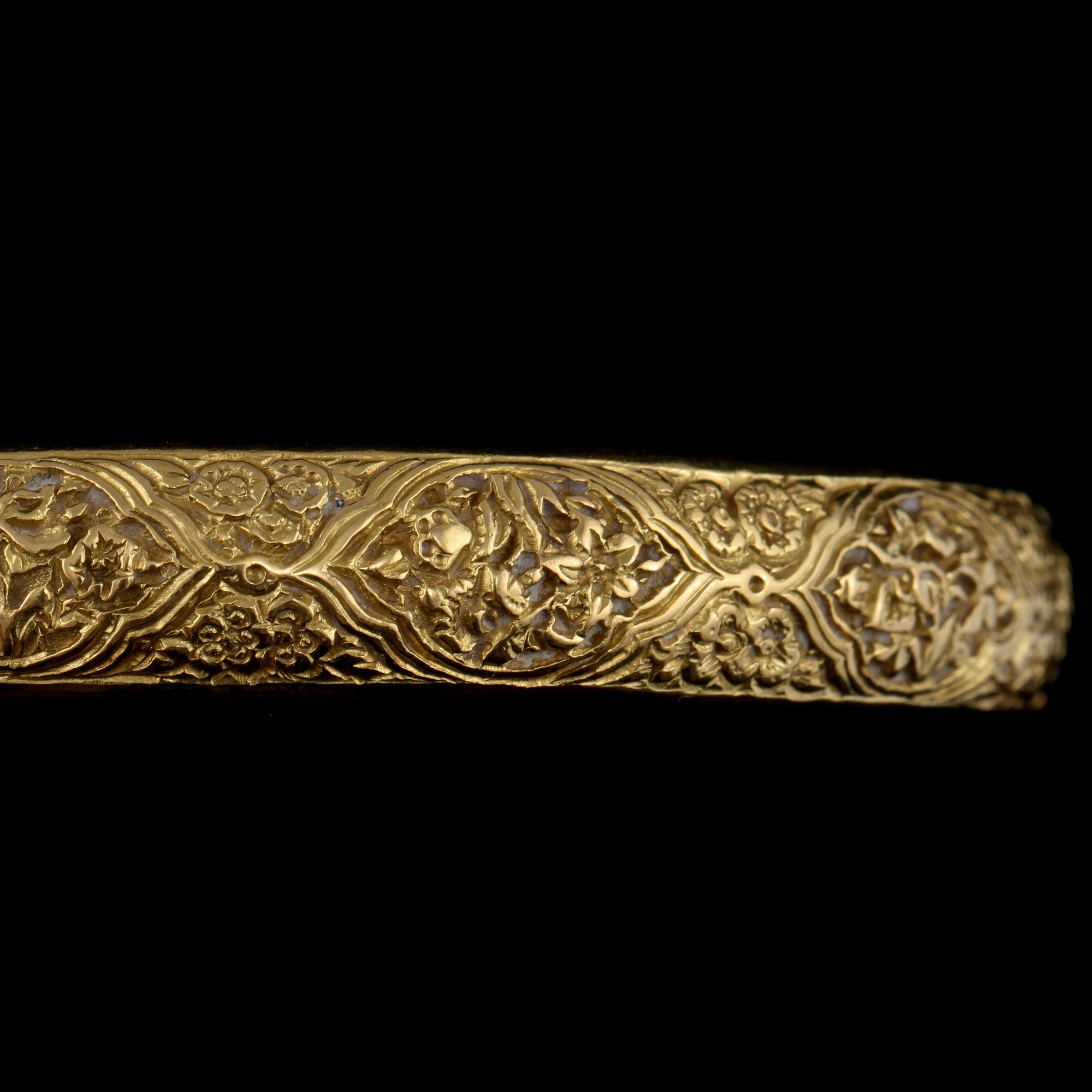 ARMRING, 14k guld, utländska stämplar. Vikt 41 g.