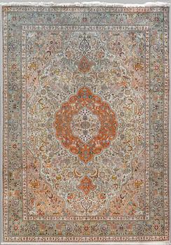 A figural Tabriz carpet, 50 Raj, so called Tabatabai, approx. 350 x 250 cm.