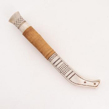 A reindeer horn knife by Esse Poggats, before 1961, signed.