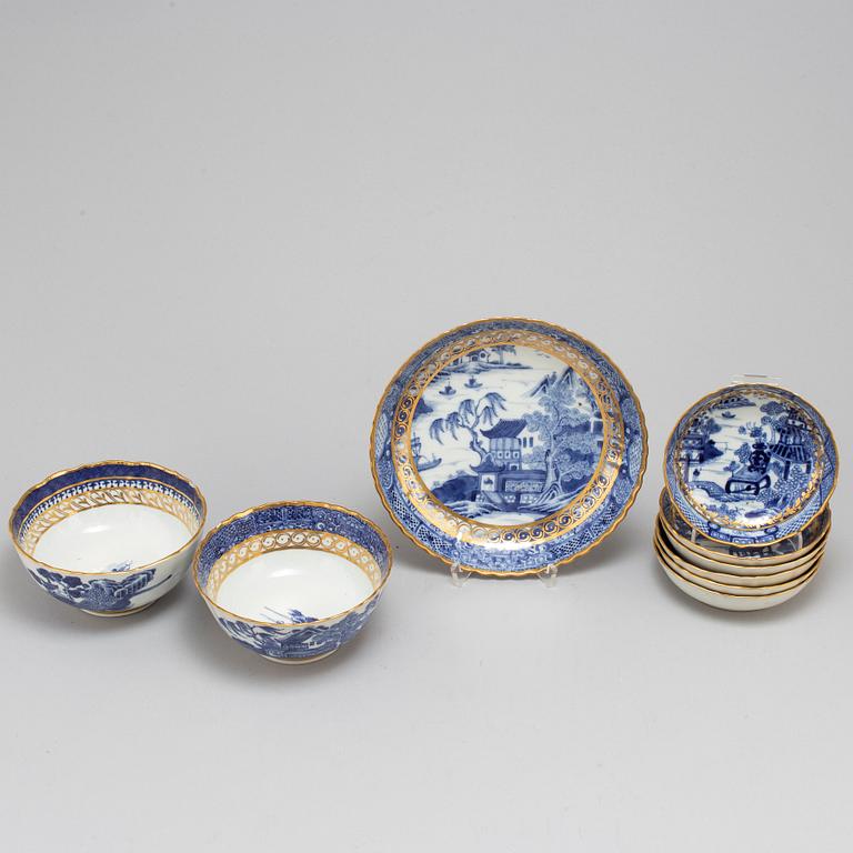 A part coffee and tea service, Qing dynasty, Qianlong (1736-95).
