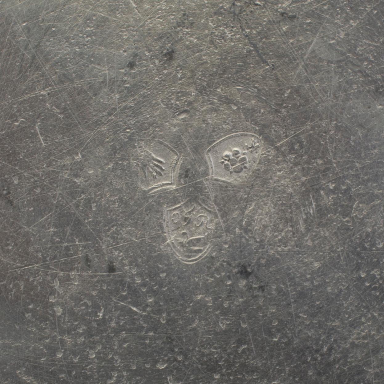 TENNFAT, 3 st. Otydliga stämplar, troligen Tyskland, 1700-tal/1800-talets början.