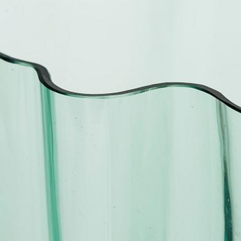 Alvar Aalto, A '9750' vase Karhula Glassworks in production 1937-1949.