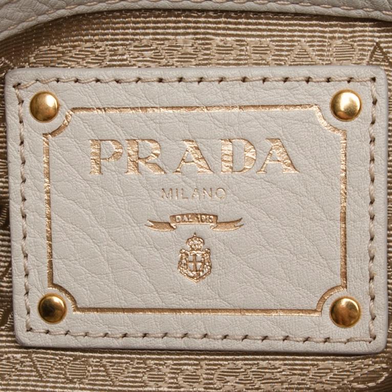 VÄSKA, Prada.