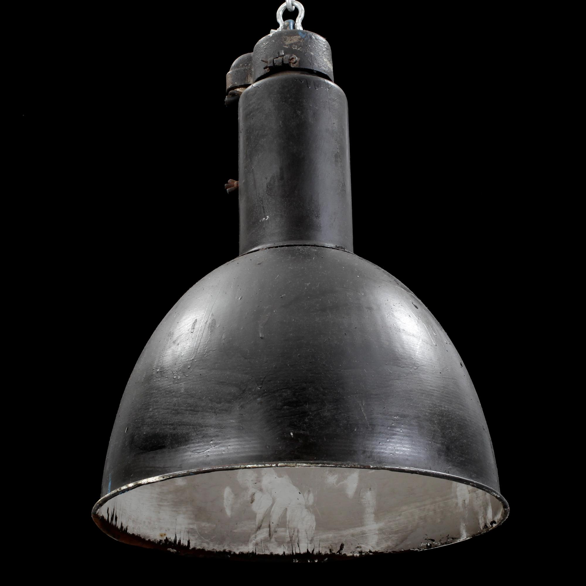 INDUSTRILAMPA, plåt, 1900-talets mitt.