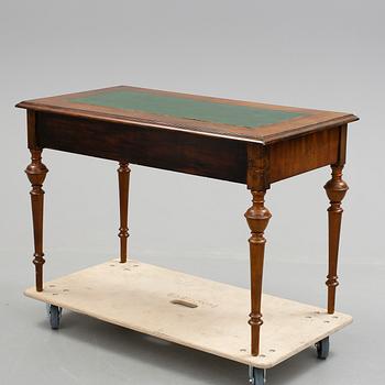 SKRIVBORD, Nyrenässans, omkring 1900.