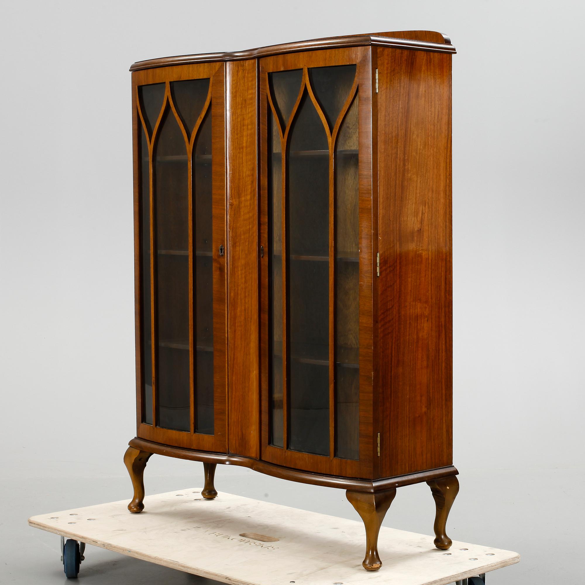 VITRINSKÅP, England, 1900-tal.