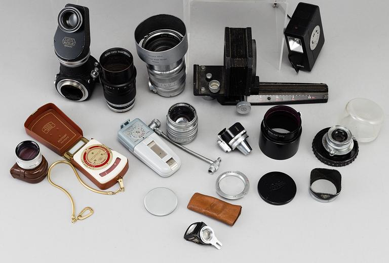 LEICA IIIf, 1950-51, with several objectives and acessoaries.