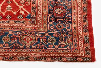 An antique Ziegler carpet, Sultanabad area. c. 401 x 337.5 cm.