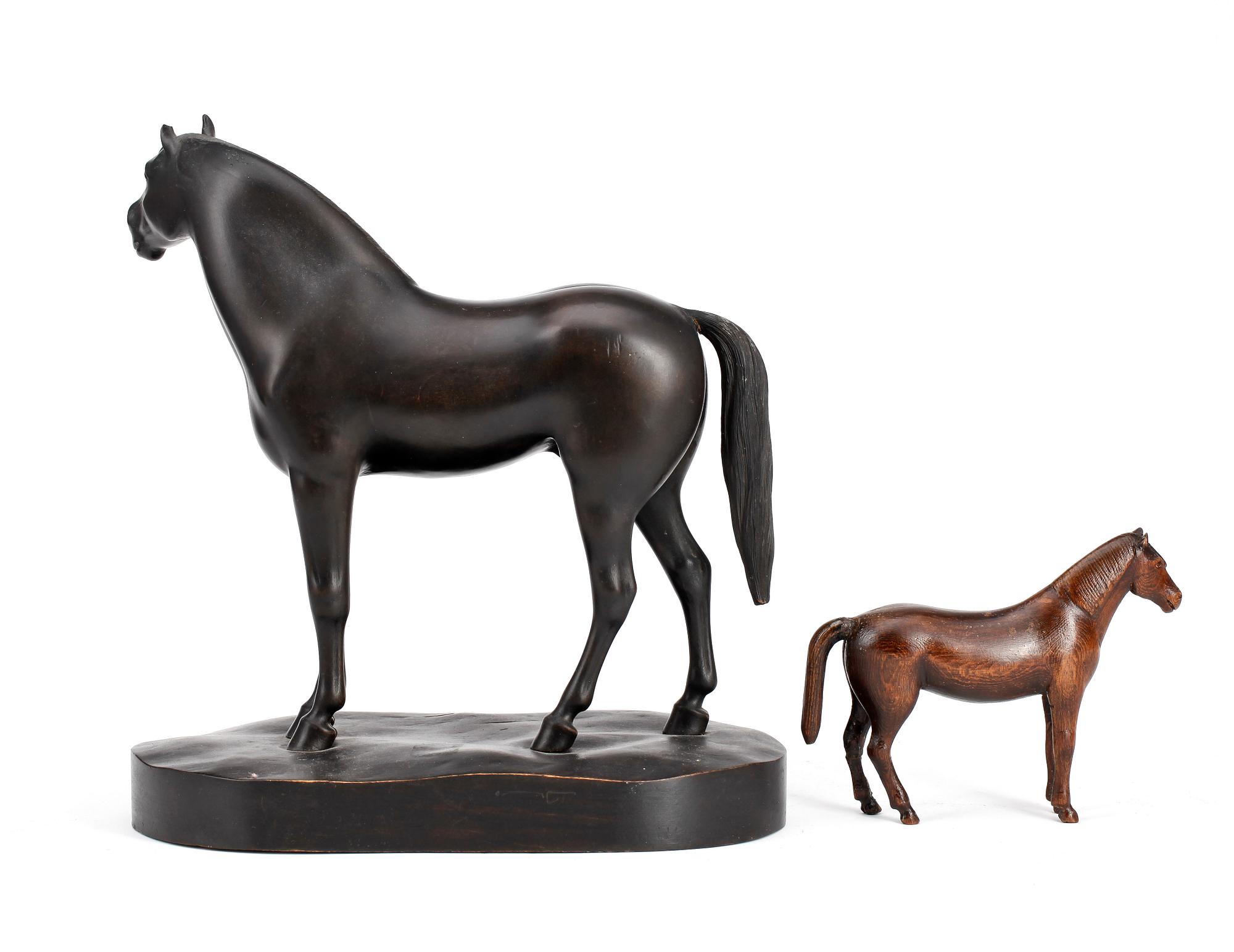 SKULPTURER, 2 st, trä, 1900-tal.