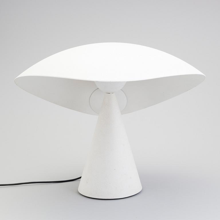 A "Lavinia" tablelamp by Masayuki Kurokawa for Artemide.