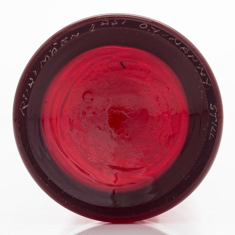 Nanny Still,  a bottle signed Riihimäen Lasi O.Y Nanny Still.