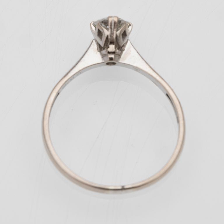 18K white gold solitaire ring with a diamond, G. Dahlgren & Co Malmö 1993.