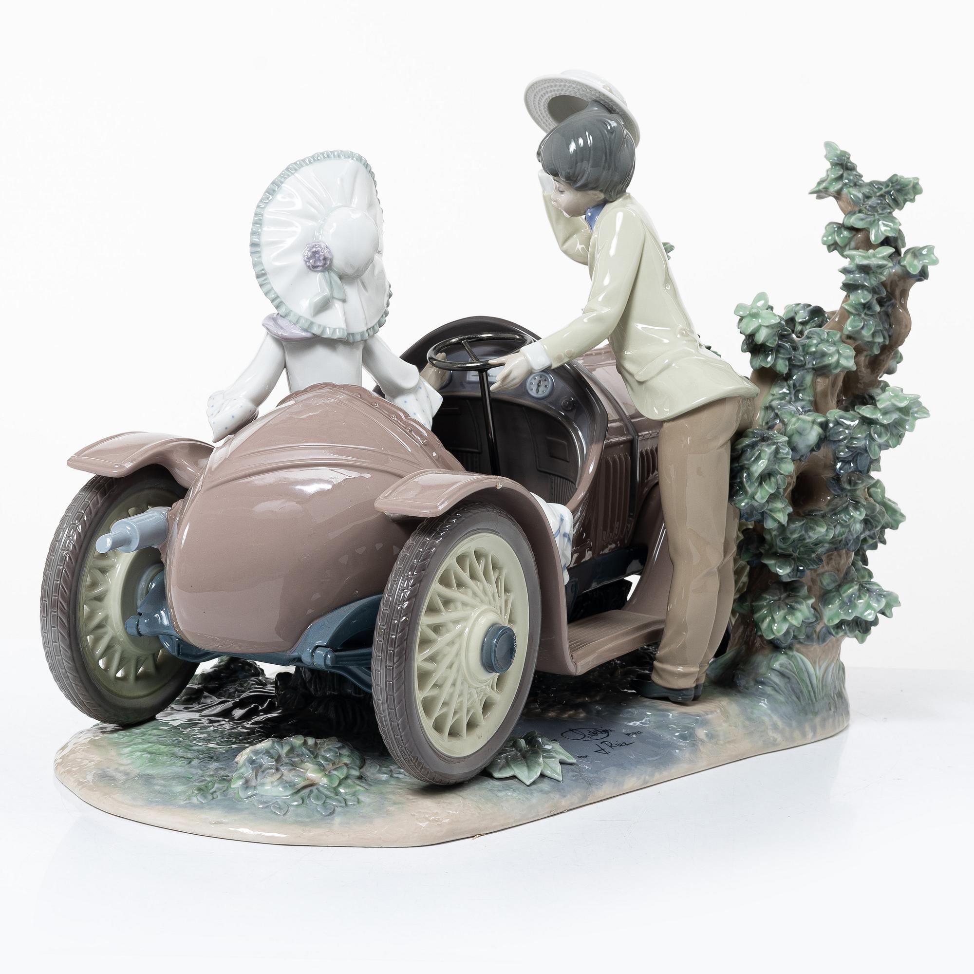 Salvador Debón, figurin, "Young couple with car", Lladró, Spanien 1982.