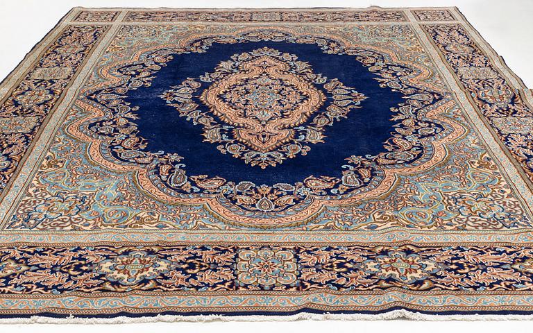 A Kerman carpet, circa 403 x 301 cm.
