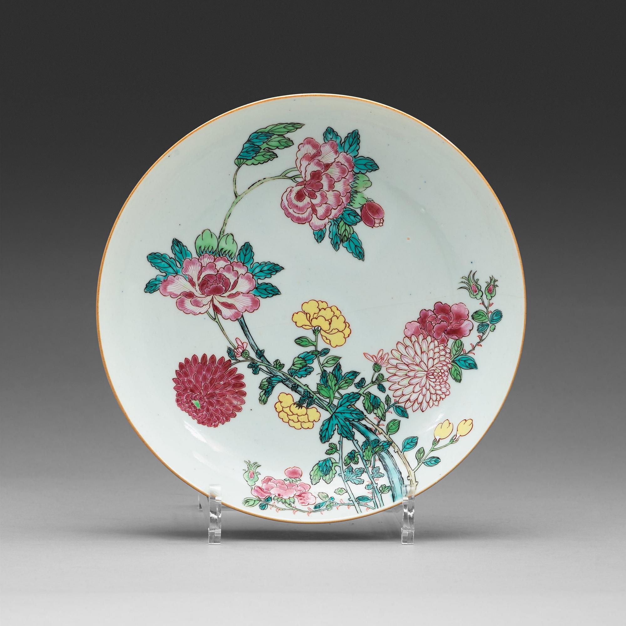 A famille rose dish, Qing dynasty, 18th Century with Johanneummark N=176. I.